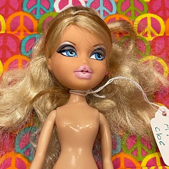 Bratz Cloe Magic Make-up Doll Lot 20B #72 - Picture 1 of 5